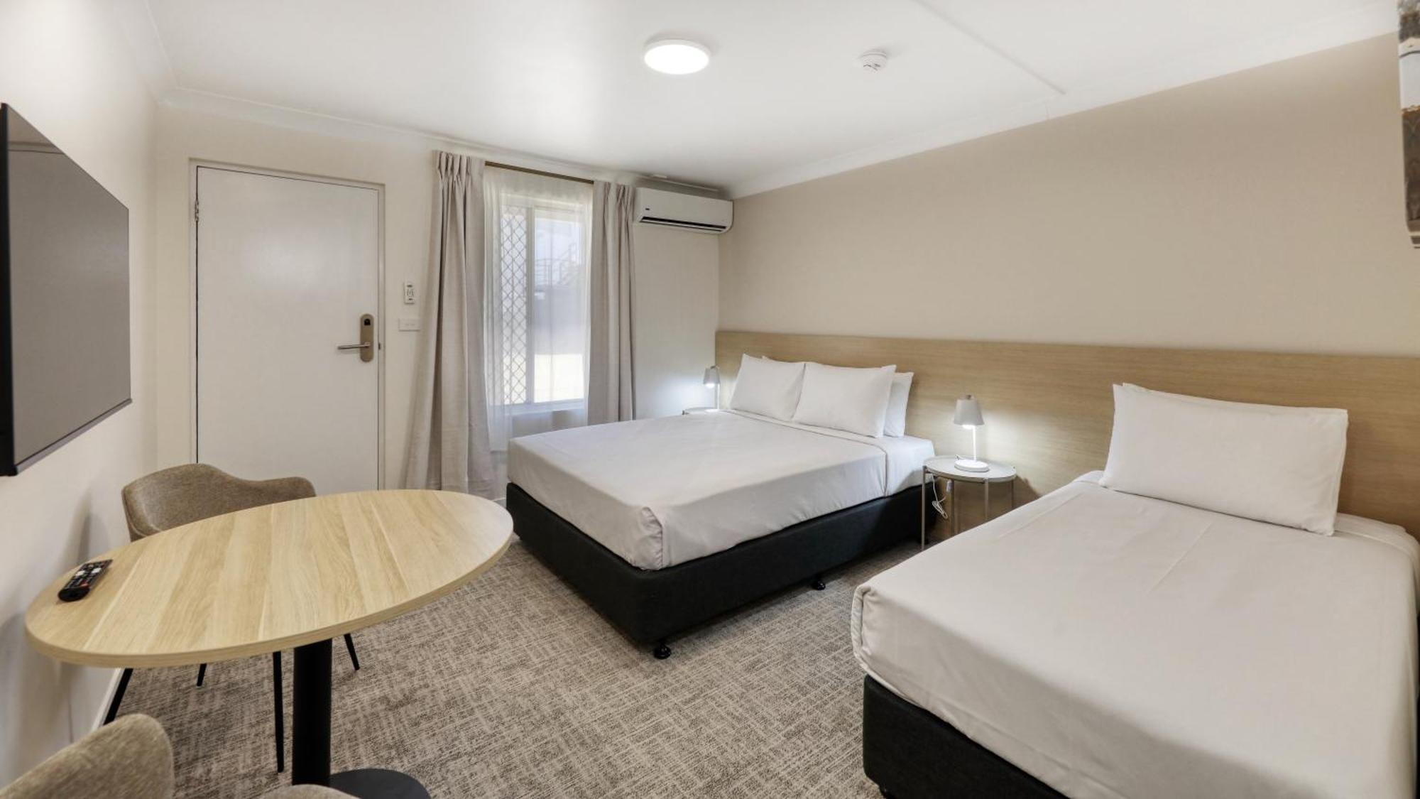 The Phoenix Artesian Spa Resort And Accommodation Мори Экстерьер фото