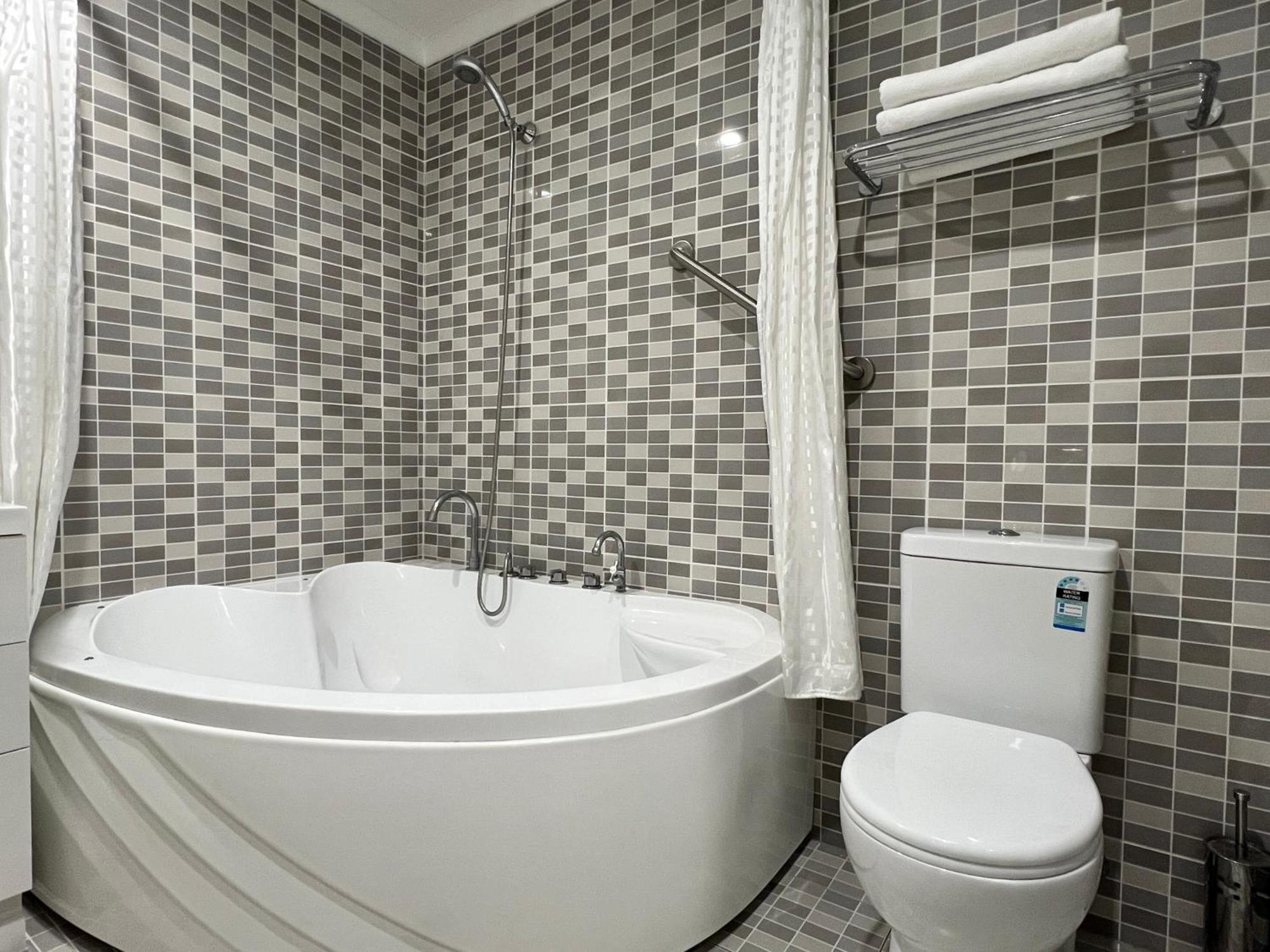 The Phoenix Artesian Spa Resort And Accommodation Мори Экстерьер фото