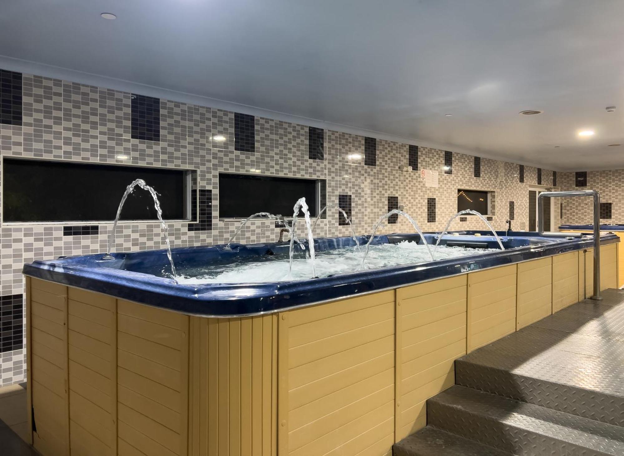 The Phoenix Artesian Spa Resort And Accommodation Мори Экстерьер фото