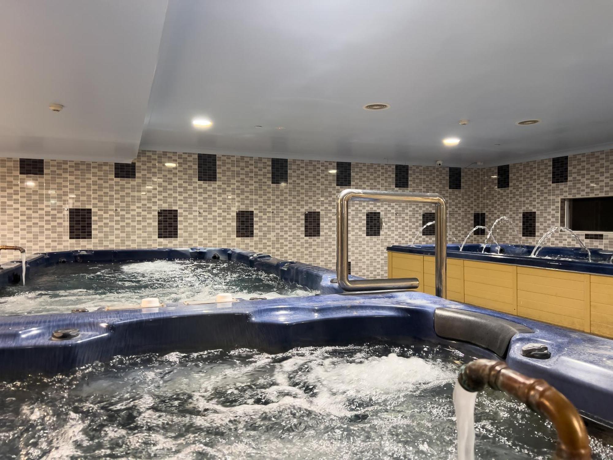 The Phoenix Artesian Spa Resort And Accommodation Мори Экстерьер фото