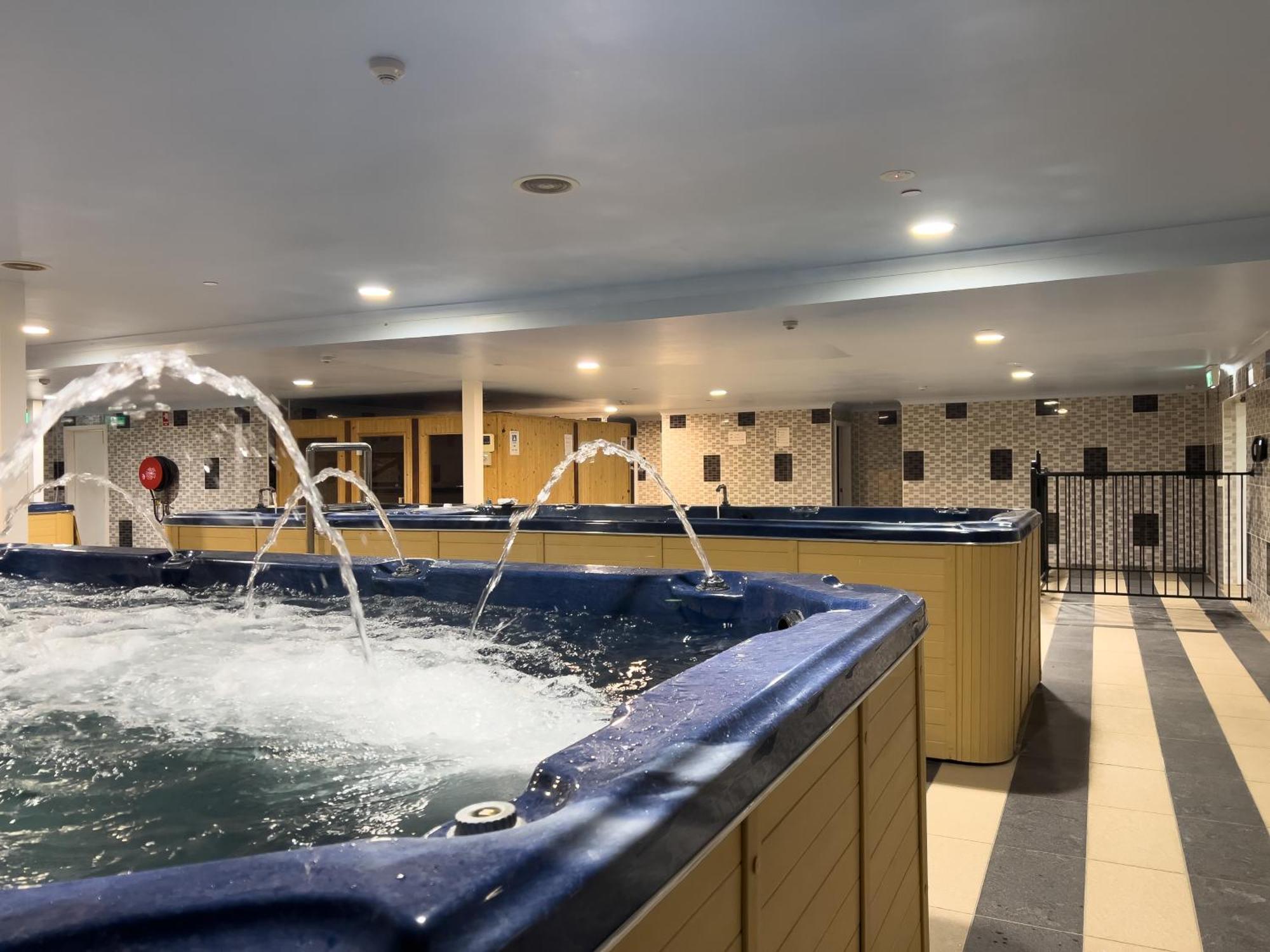 The Phoenix Artesian Spa Resort And Accommodation Мори Экстерьер фото